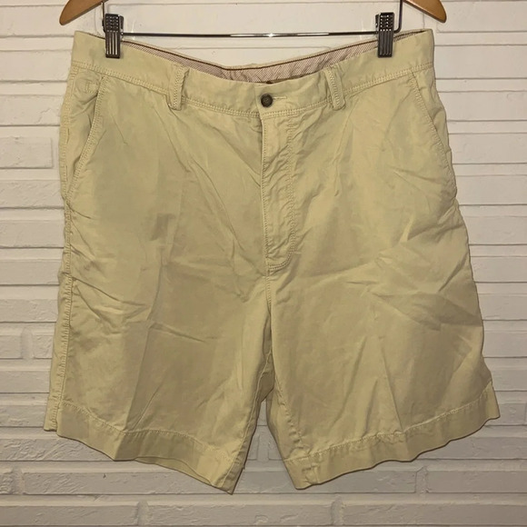 Tommy Bahama Pale Yellow Cotton Blend Shorts, Men’s Size 34 - Picture 1 of 8